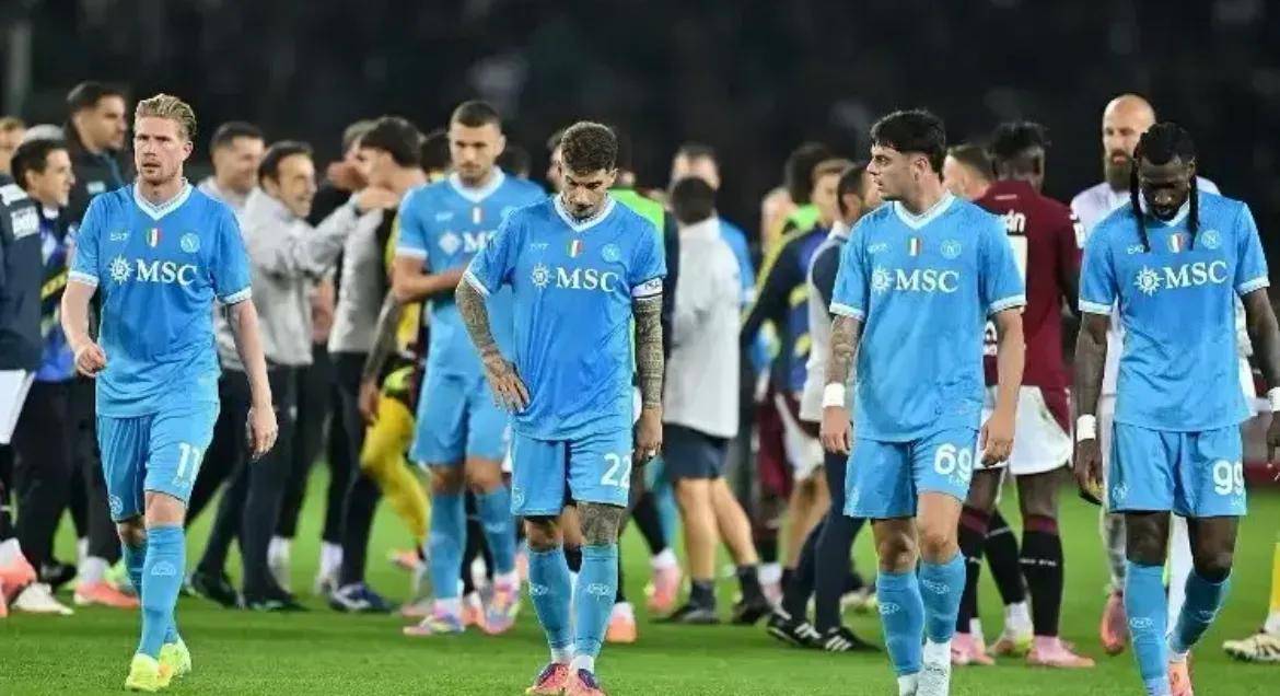 德甲转会期再迎强敌,那不勒斯更衣室发声,主帅态度:赛场秩序良好,年轻球员得到机会的简单介绍 德甲转会期再迎强敌,那不勒斯更衣室发声,主帅态度:赛场秩序良好,年轻球员得到机会的简单介绍