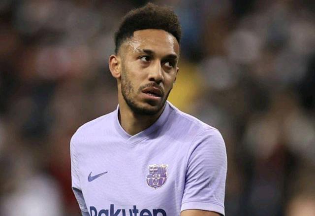 关于今晨法兰克福备战国王杯；临场应变细节曝光；引发热议；训练强度明显提升的信息