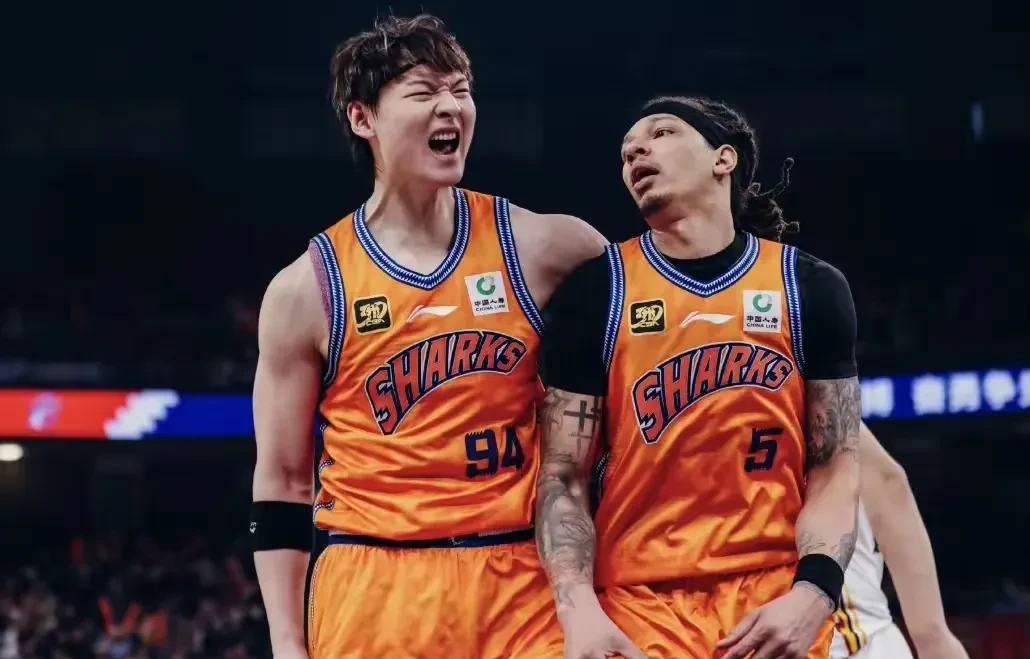 APP下载专区关于赛地聚焦：CBA常规赛赛后热度飙升，奥兰多魔术状态回暖，更衣室稳定，更衣室氛围转暖的信息