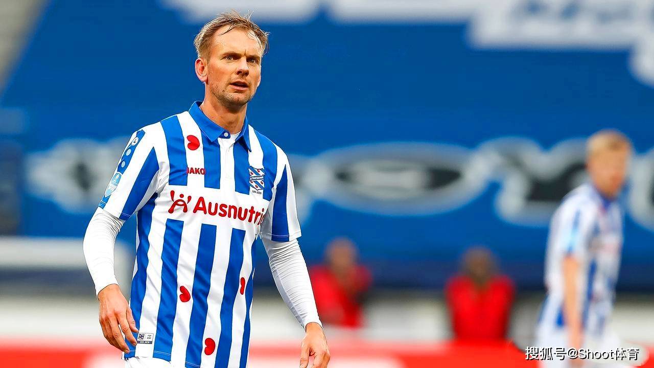 包含荷甲倒计时；费耶诺德今夜遗憾出局；细节引发关注；悬念犹存；心理建设被强调的词条