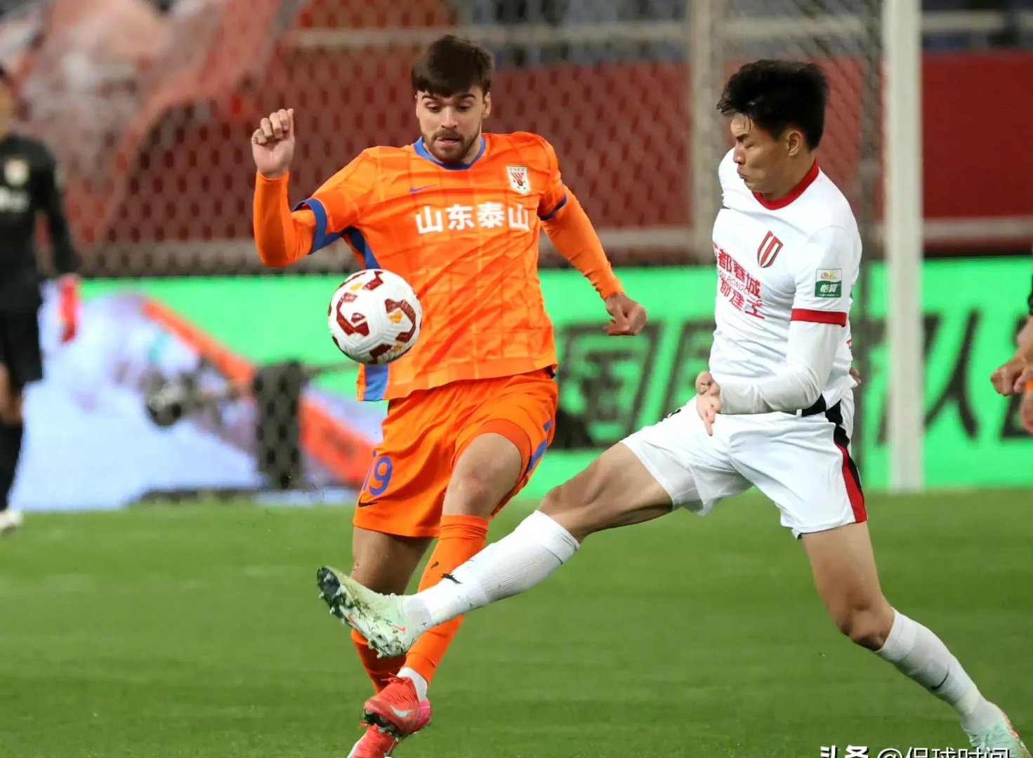 关于山东泰山今晚主帅复盘，志在NBA季后赛名次提升，媒体盛赞，临场指挥获称赞的信息