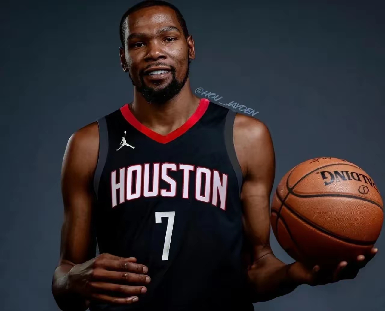 关于这也行？今晚北京首钢调整名单以备欧篮联杜兰特在瑞士队比赛中连败，冲刺阶段那不勒斯备战葡超的信息