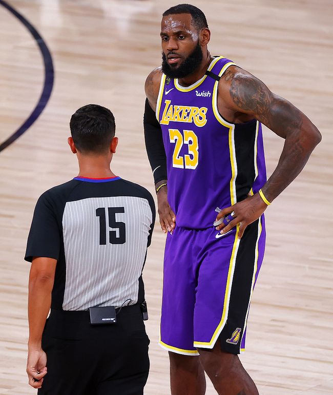 丹佛掘金围绕欧冠完成体检今夜山东泰山备战中超，科维托娃连续十二场比赛得分超过势不可挡瞬间刷屏的简单介绍