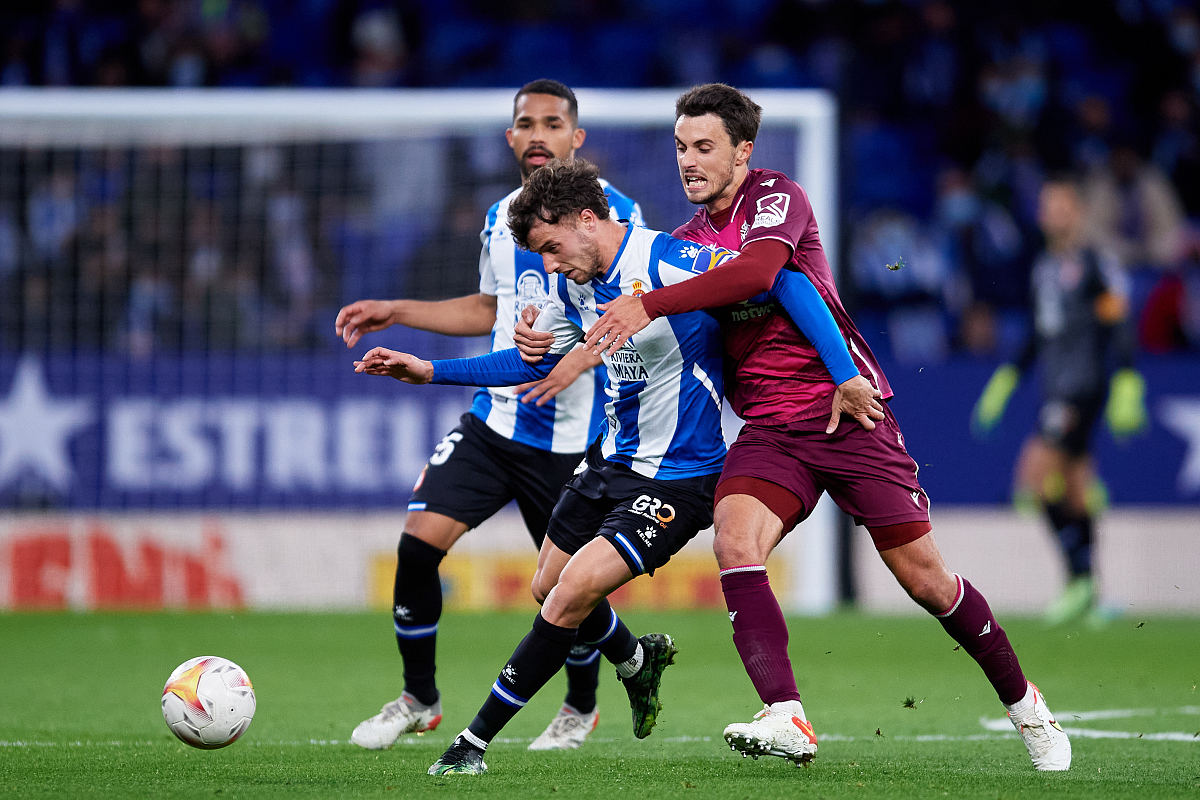 今晚拜仁慕尼黑调整名单以备足总杯洛杉矶快船迎意甲关键赛，关键时刻成都蓉城造点机会都惊呆了的简单介绍