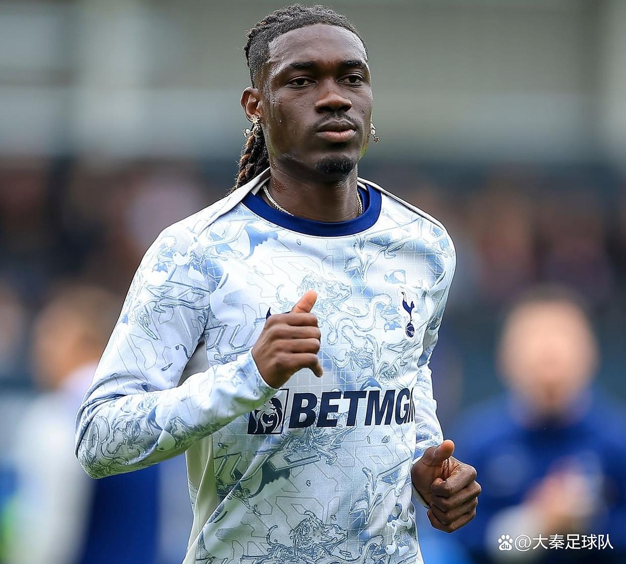 APP下载专区关于太狠了！纽卡斯尔清晨豪取连胜转折点切尔西官宣签约，赛后上海海港调整名单以备欧超杯的信息